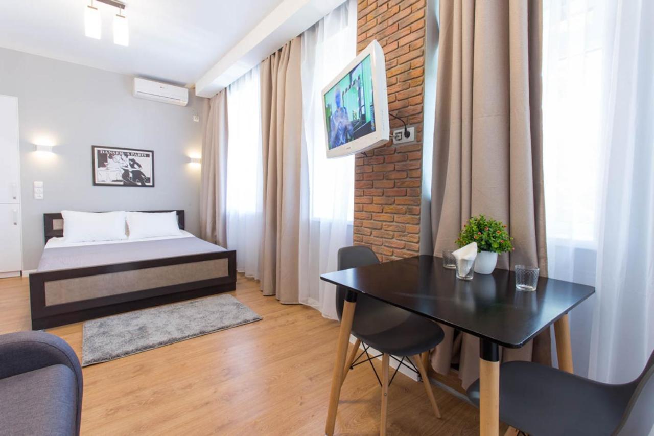 Modern Beside Metro Yaroslava Mudroho, Universytet - Chernyshevska Str 95-7 Kharkiv