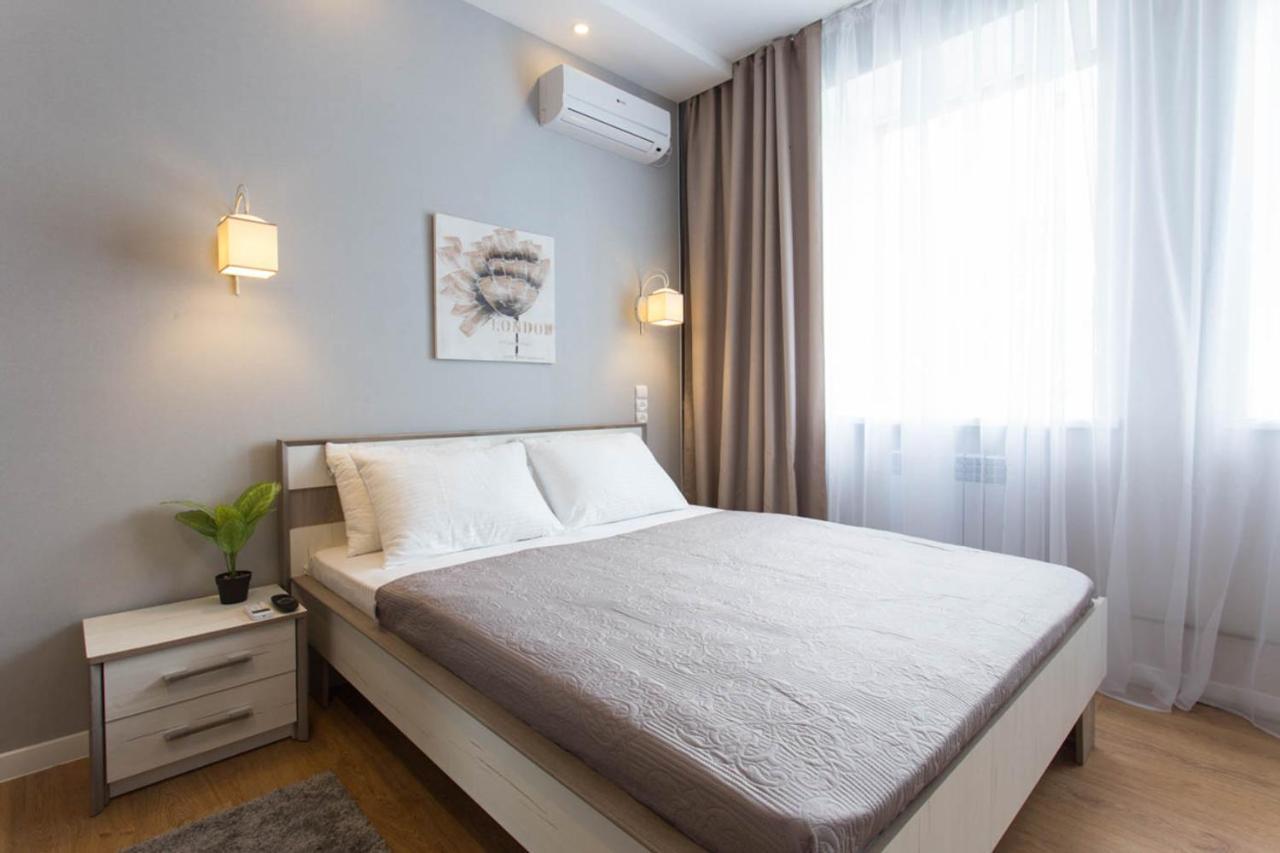 Apartment Modern Beside Metro Yaroslava Mudroho, Universytet - Chernyshevska Str 95-7 *
