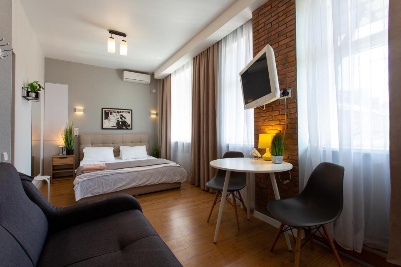 Apartment Modern Beside Metro Yaroslava Mudroho, Universytet - Chernyshevska Str 95-7 *