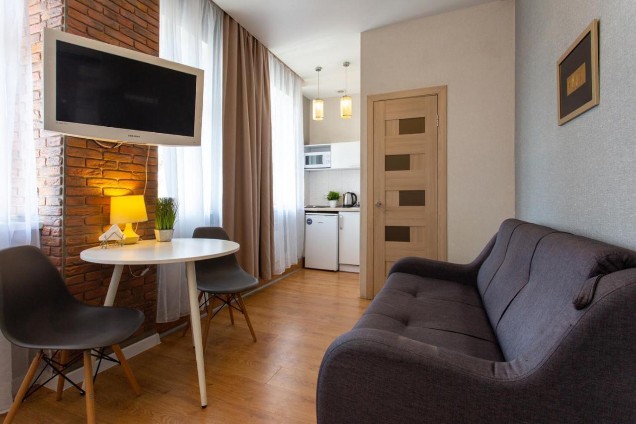 Modern Beside Metro Yaroslava Mudroho, Universytet - Chernyshevska Str 95-7