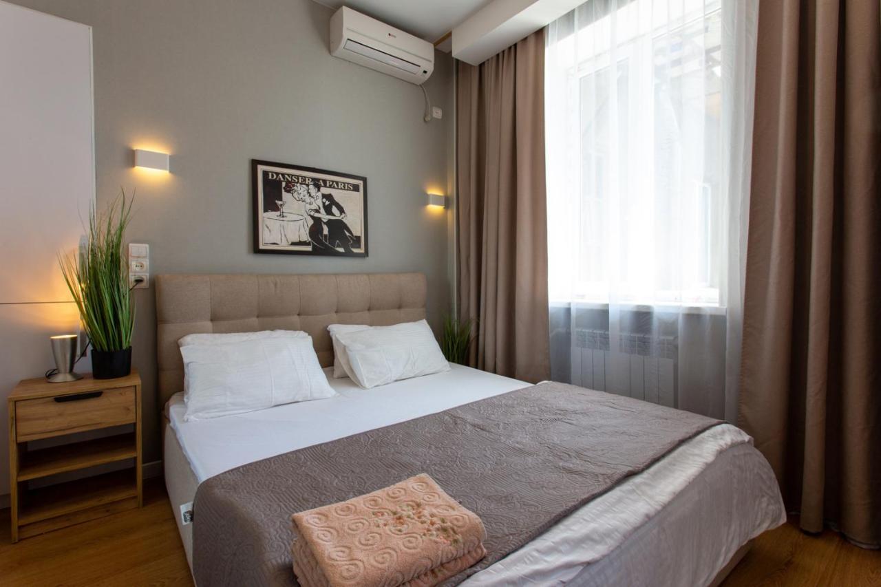 Modern Beside Metro Yaroslava Mudroho, Universytet - Chernyshevska Str 95-7